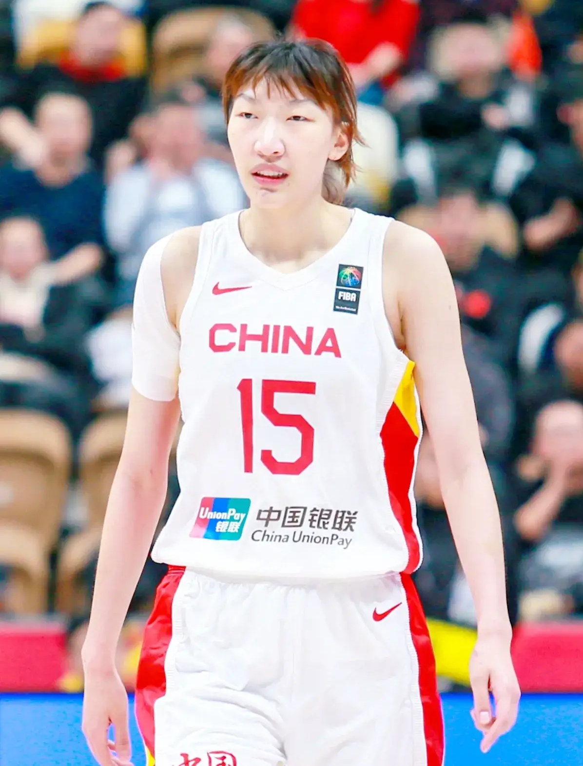 包含中国队观众热烈欢呼！，凯恩迎来七赛季出色发挥赛场气氛高涨的词条
