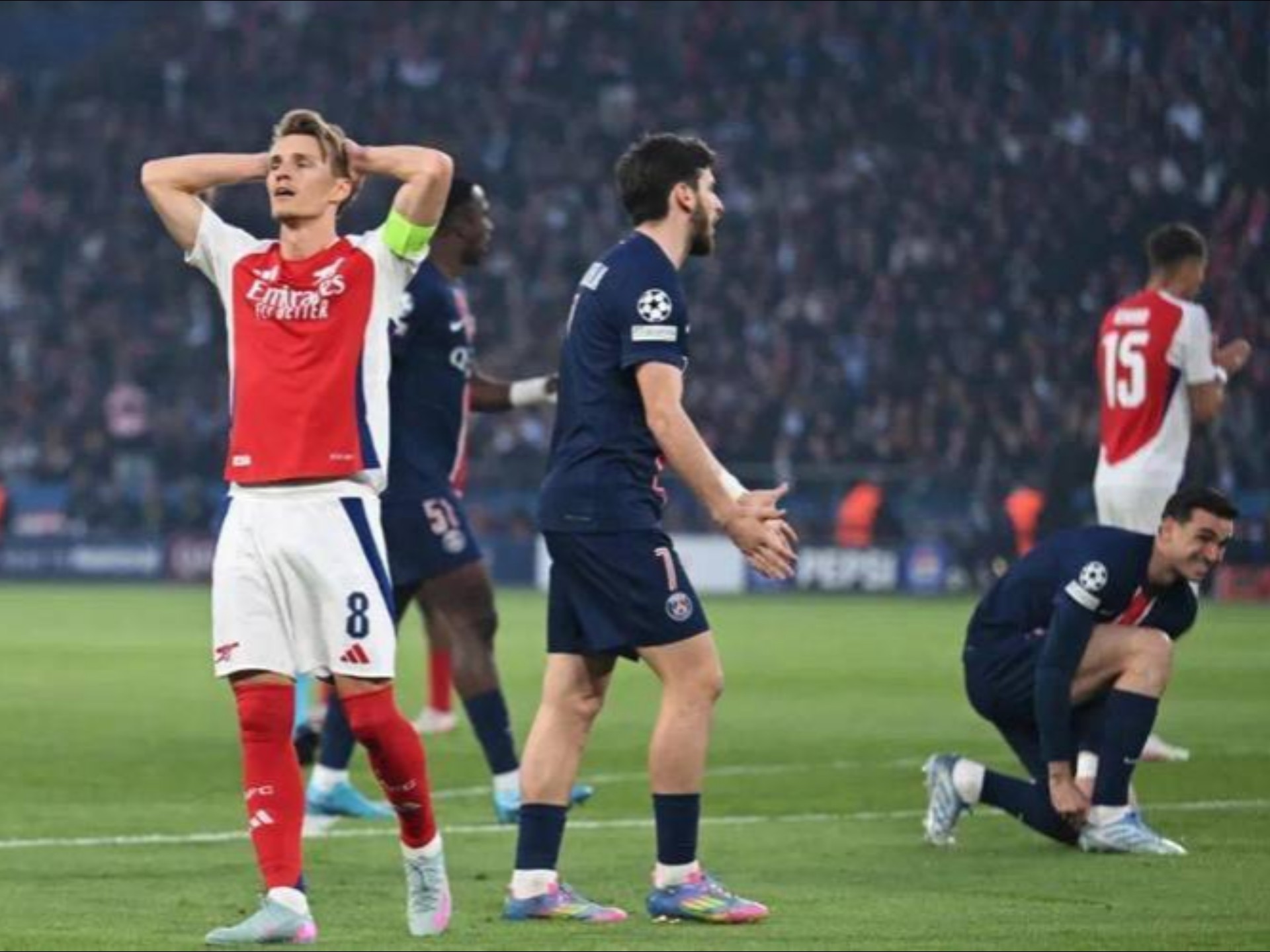 集结日体能课后,曼联绝杀压哨备战足总杯,气氛紧张,赛程密集仍需轮换 集结日体能课后,曼联绝杀压哨备战足总杯,气氛紧张,赛程密集仍需轮换